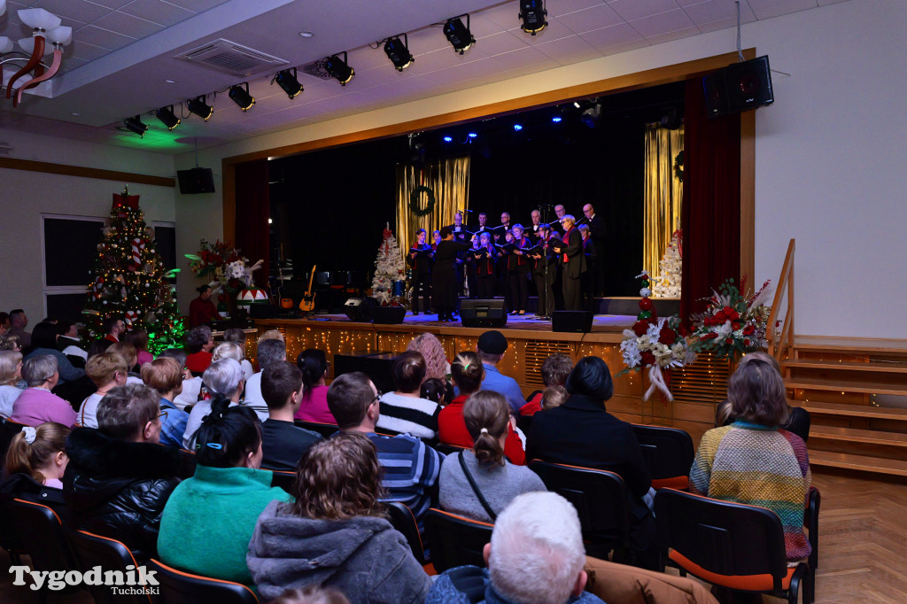TOK rozbrzmiał kolędą i piosenką świąteczną