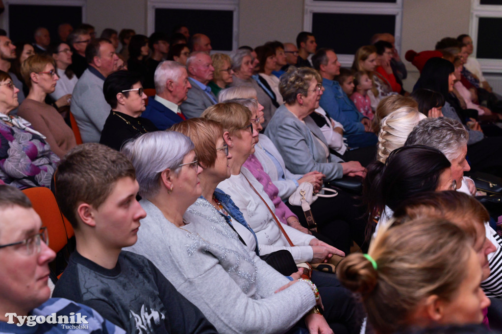 TOK rozbrzmiał kolędą i piosenką świąteczną