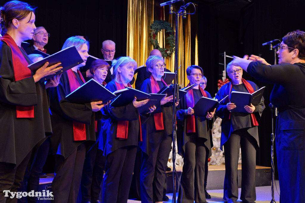 TOK rozbrzmiał kolędą i piosenką świąteczną