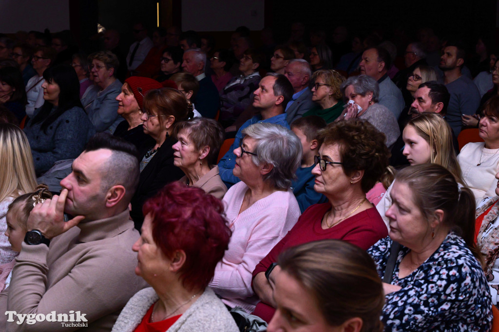TOK rozbrzmiał kolędą i piosenką świąteczną