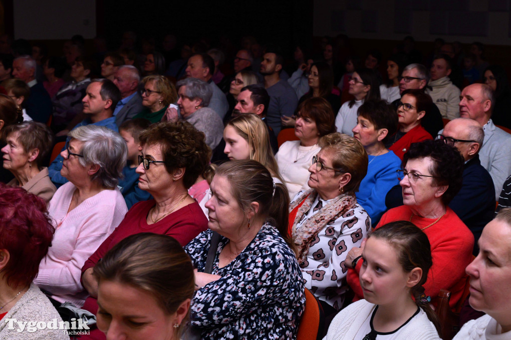 TOK rozbrzmiał kolędą i piosenką świąteczną