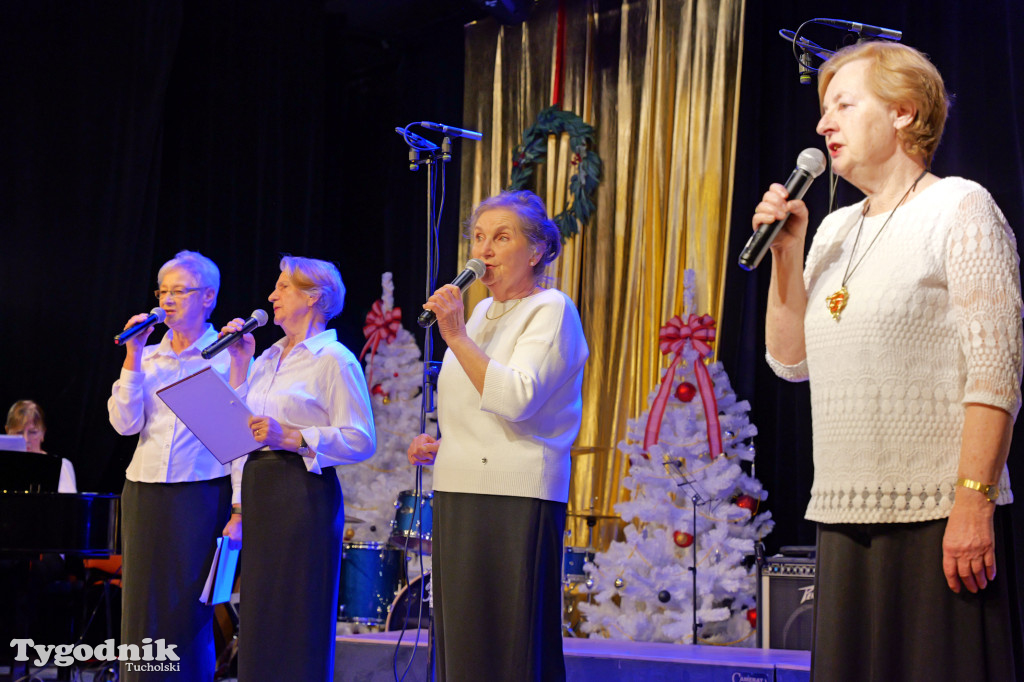TOK rozbrzmiał kolędą i piosenką świąteczną