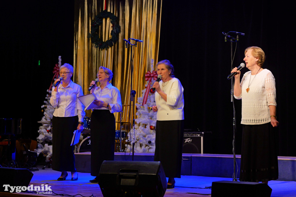 TOK rozbrzmiał kolędą i piosenką świąteczną