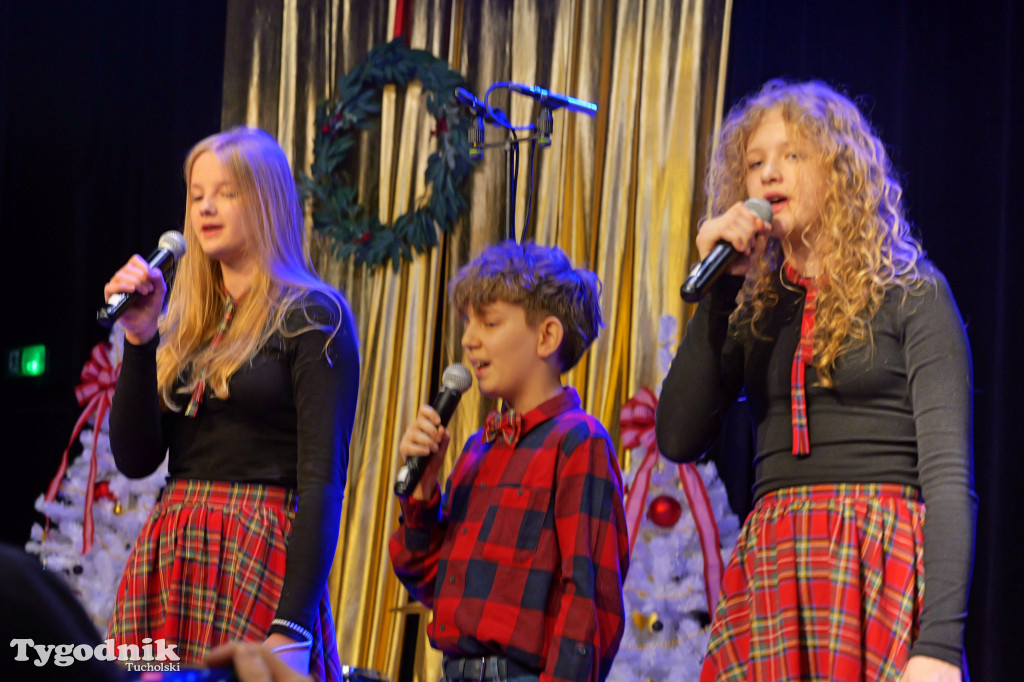 TOK rozbrzmiał kolędą i piosenką świąteczną