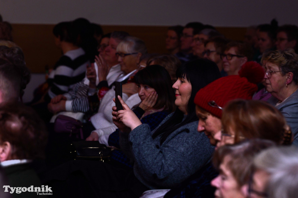 TOK rozbrzmiał kolędą i piosenką świąteczną