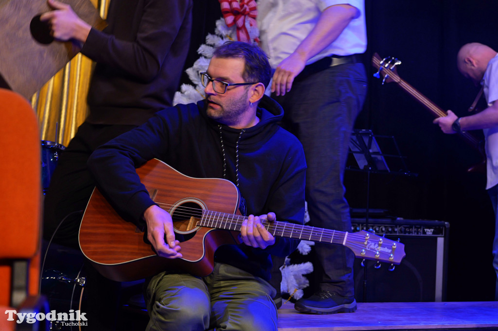 TOK rozbrzmiał kolędą i piosenką świąteczną