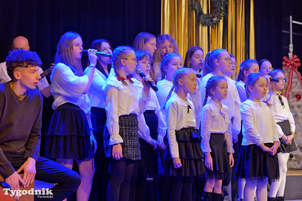 TOK rozbrzmiał kolędą i piosenką świąteczną