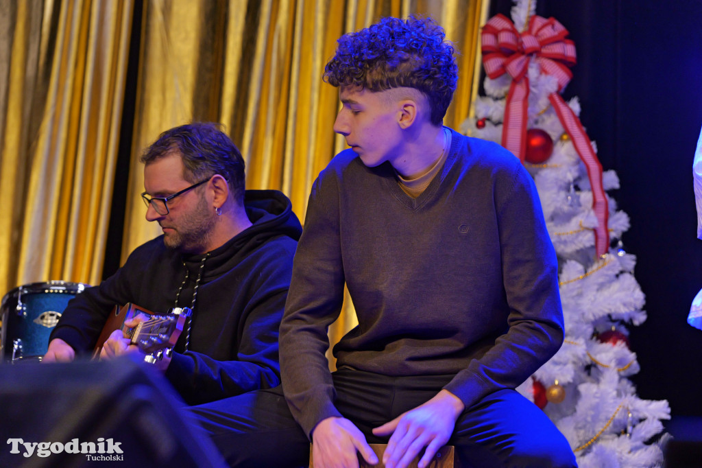 TOK rozbrzmiał kolędą i piosenką świąteczną