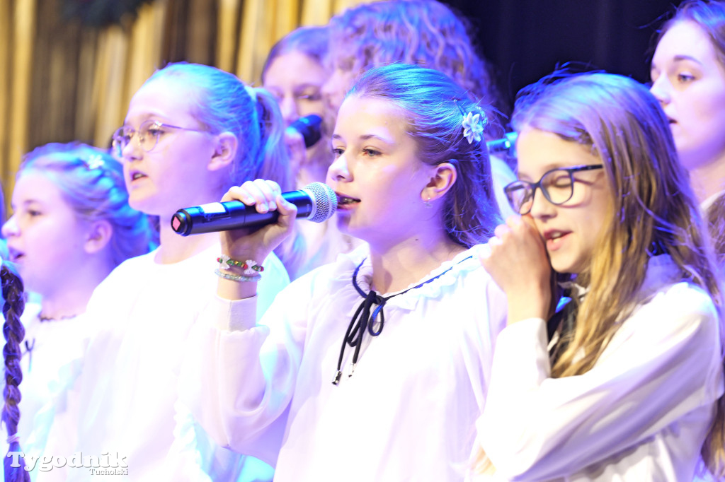 TOK rozbrzmiał kolędą i piosenką świąteczną