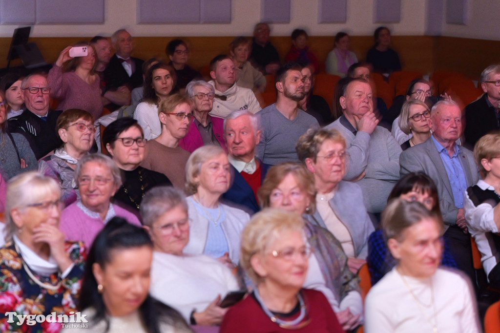 TOK rozbrzmiał kolędą i piosenką świąteczną