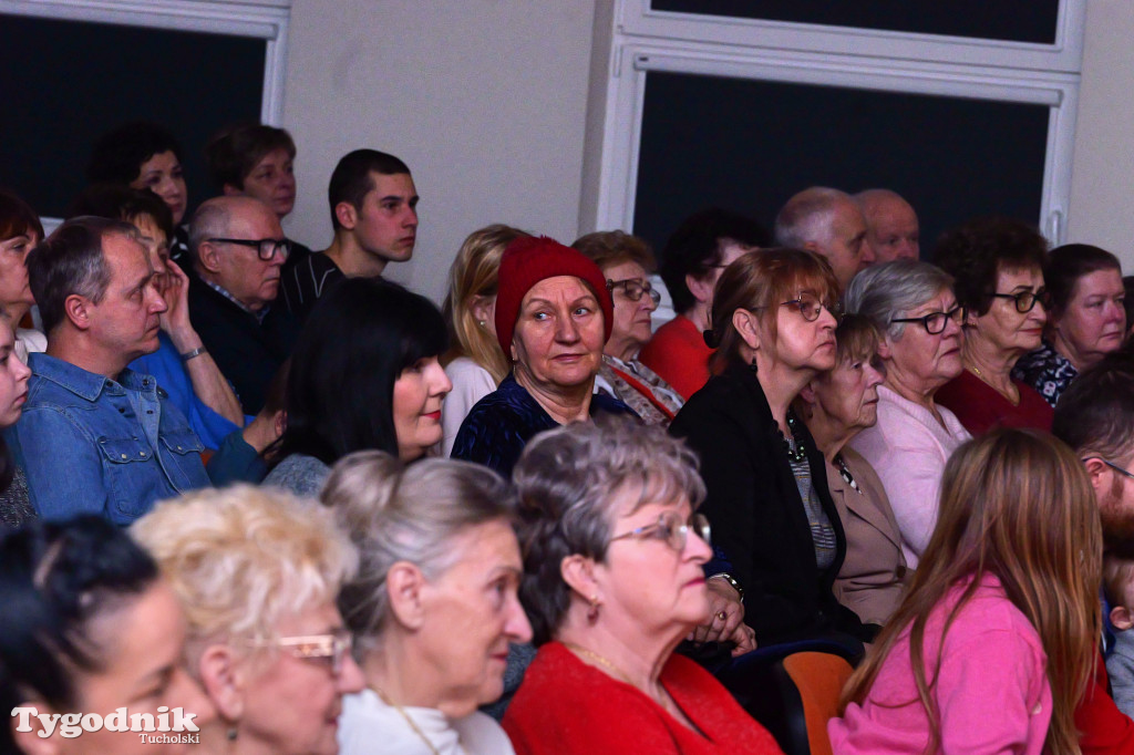 TOK rozbrzmiał kolędą i piosenką świąteczną