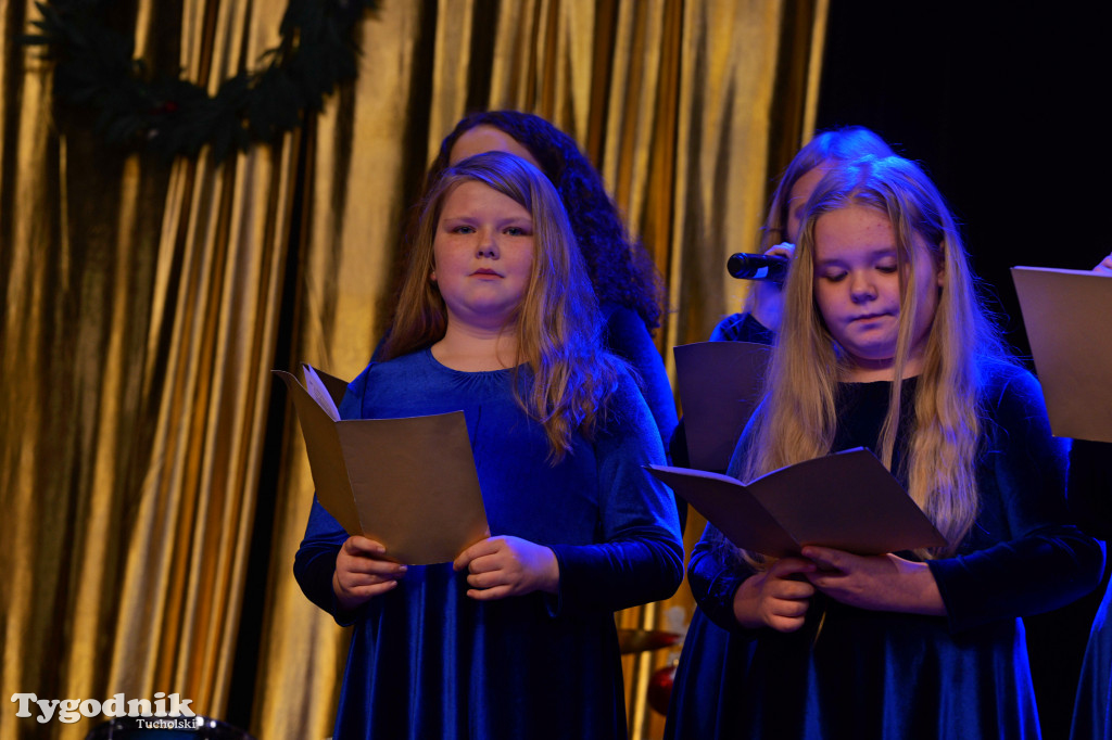 TOK rozbrzmiał kolędą i piosenką świąteczną