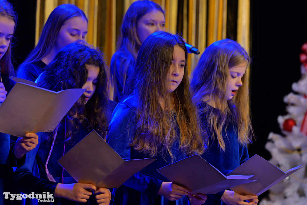 TOK rozbrzmiał kolędą i piosenką świąteczną