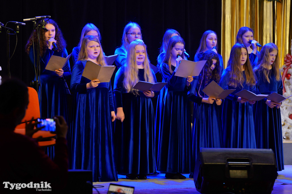 TOK rozbrzmiał kolędą i piosenką świąteczną