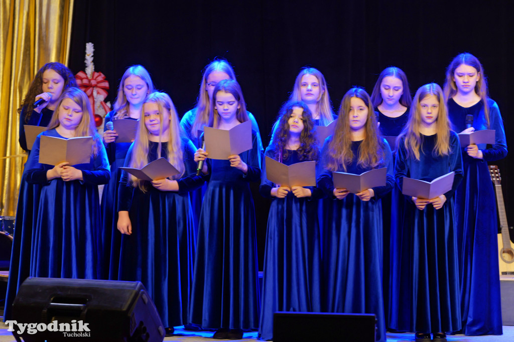 TOK rozbrzmiał kolędą i piosenką świąteczną