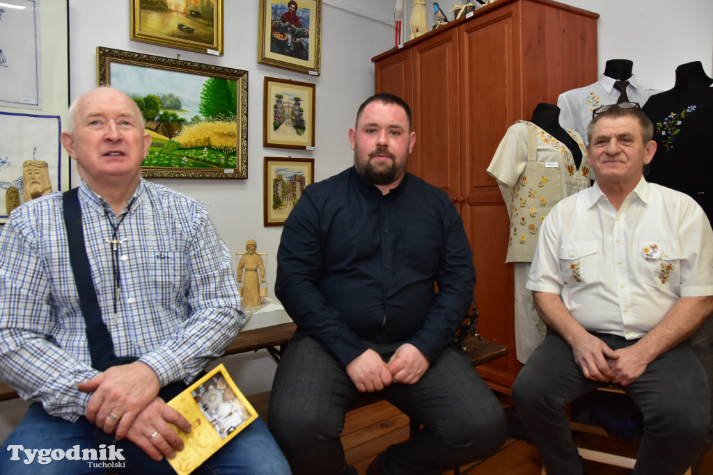 Haft z samego serca Borów Tucholskich - graficzny wyraz tożsamości