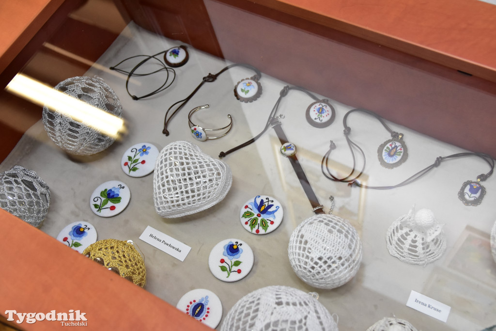 Haft z samego serca Borów Tucholskich - graficzny wyraz tożsamości