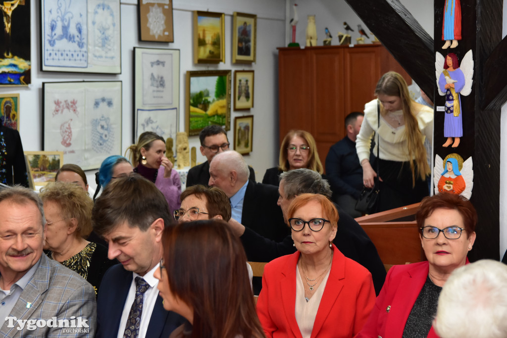 Haft z samego serca Borów Tucholskich - graficzny wyraz tożsamości