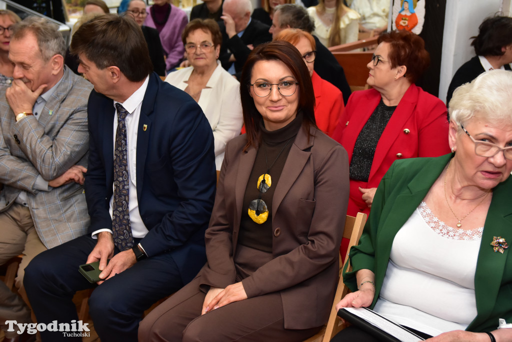 Haft z samego serca Borów Tucholskich - graficzny wyraz tożsamości