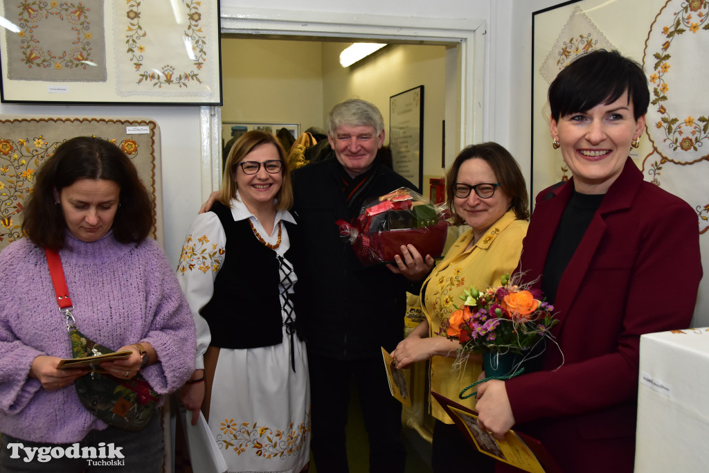 Haft z samego serca Borów Tucholskich - graficzny wyraz tożsamości