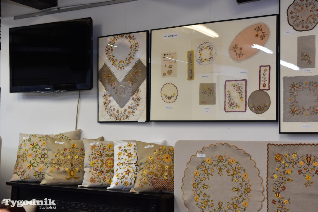 Haft z samego serca Borów Tucholskich - graficzny wyraz tożsamości