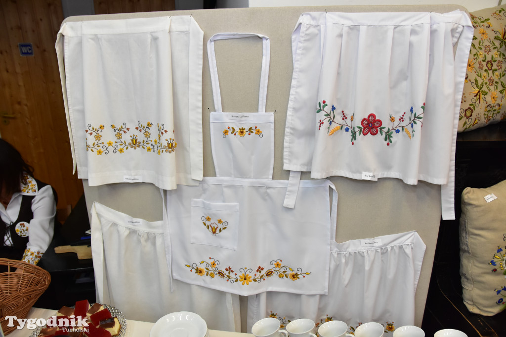 Haft z samego serca Borów Tucholskich - graficzny wyraz tożsamości