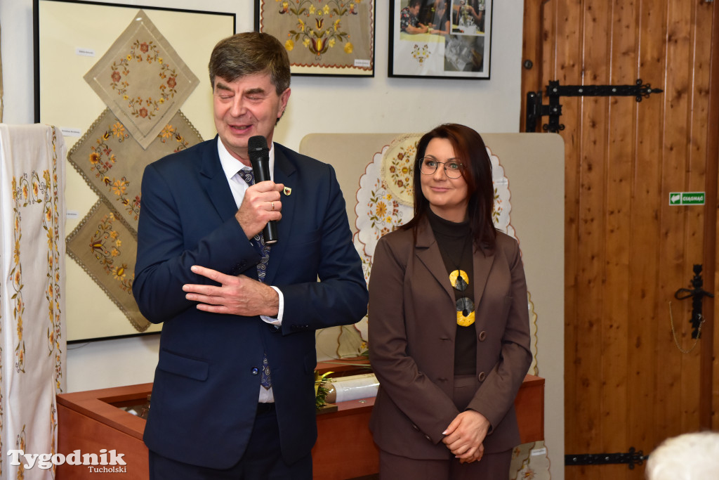 Haft z samego serca Borów Tucholskich - graficzny wyraz tożsamości