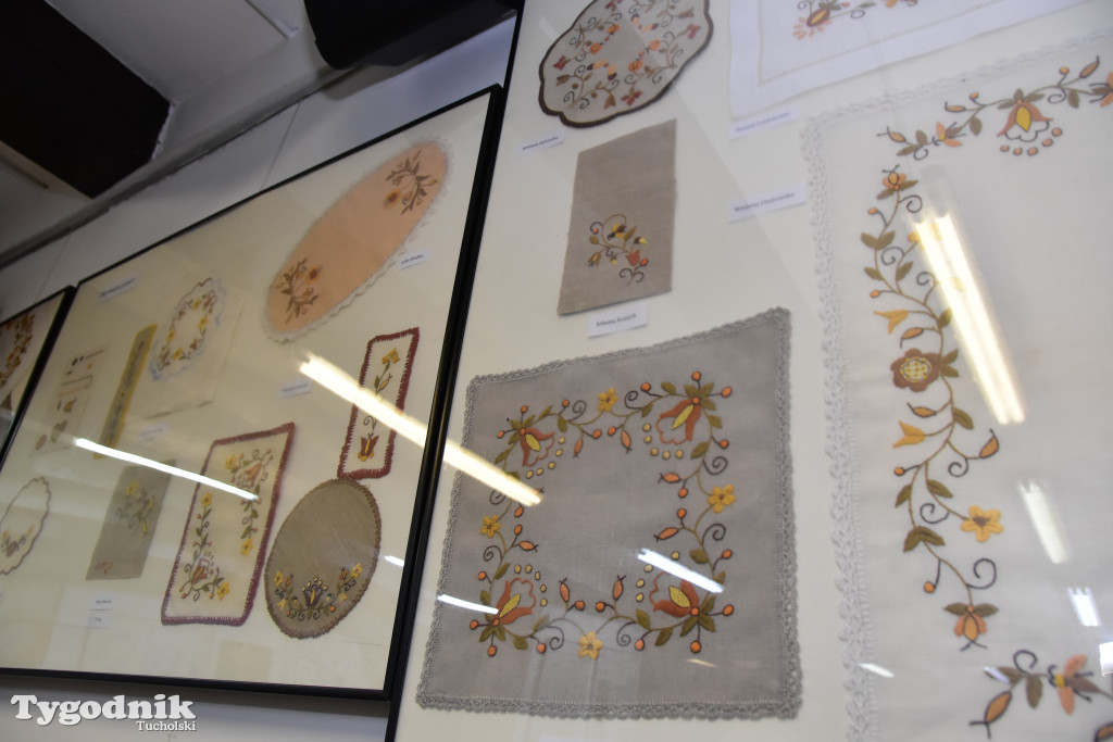 Haft z samego serca Borów Tucholskich - graficzny wyraz tożsamości