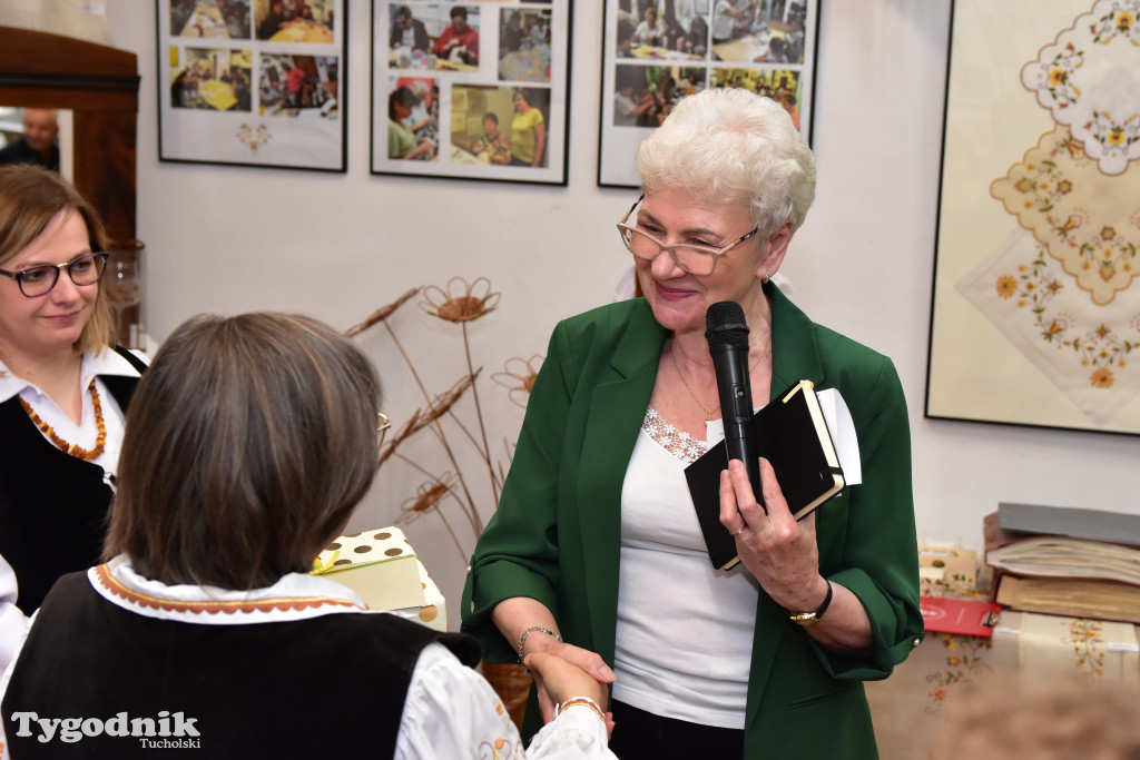 Haft z samego serca Borów Tucholskich - graficzny wyraz tożsamości