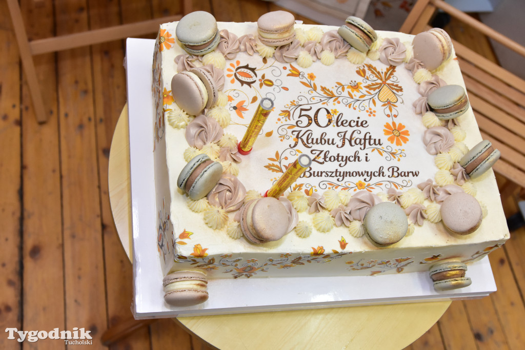 Haft z samego serca Borów Tucholskich - graficzny wyraz tożsamości