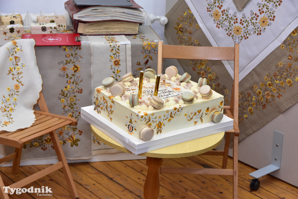 Haft z samego serca Borów Tucholskich - graficzny wyraz tożsamości