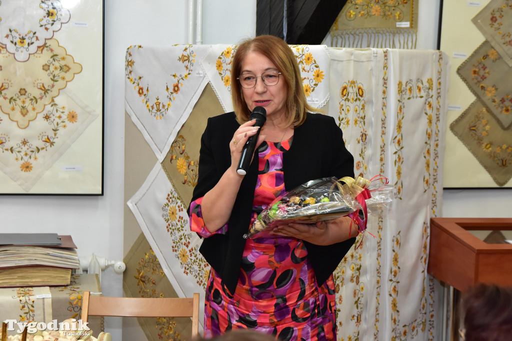 Haft z samego serca Borów Tucholskich - graficzny wyraz tożsamości