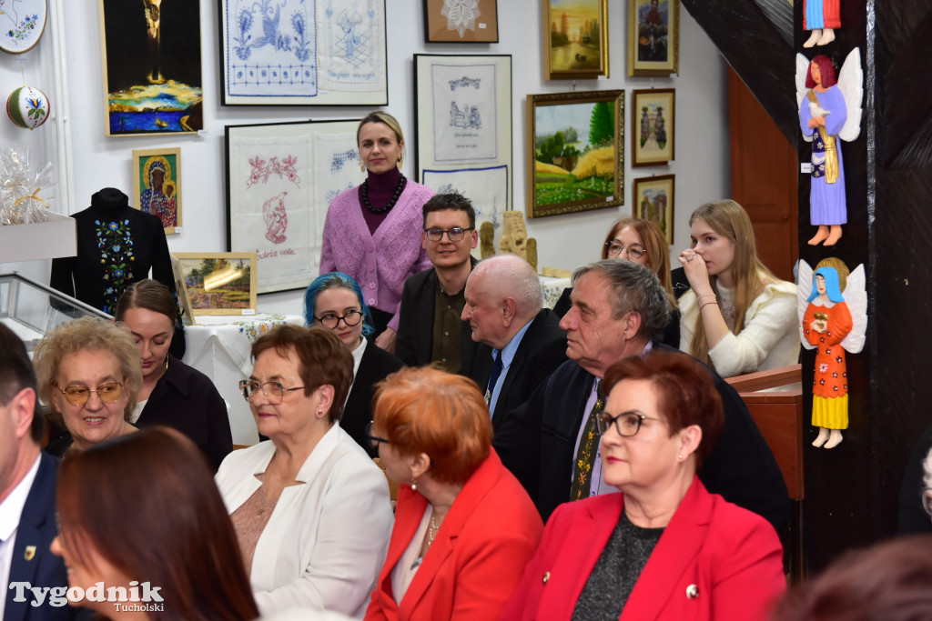 Haft z samego serca Borów Tucholskich - graficzny wyraz tożsamości