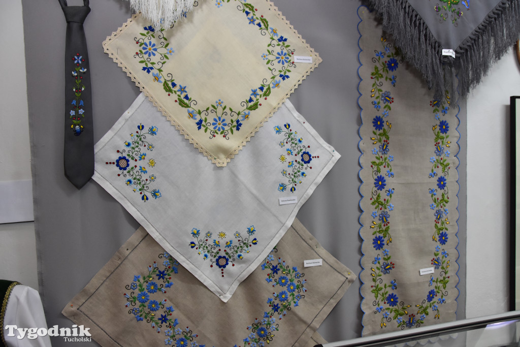 Haft z samego serca Borów Tucholskich - graficzny wyraz tożsamości