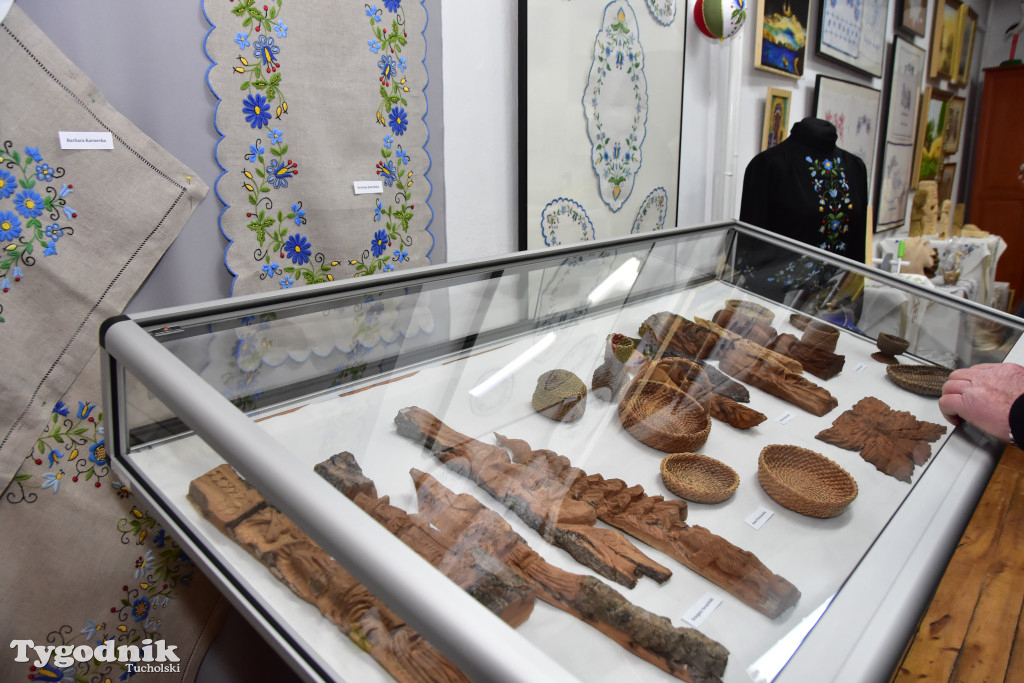 Haft z samego serca Borów Tucholskich - graficzny wyraz tożsamości