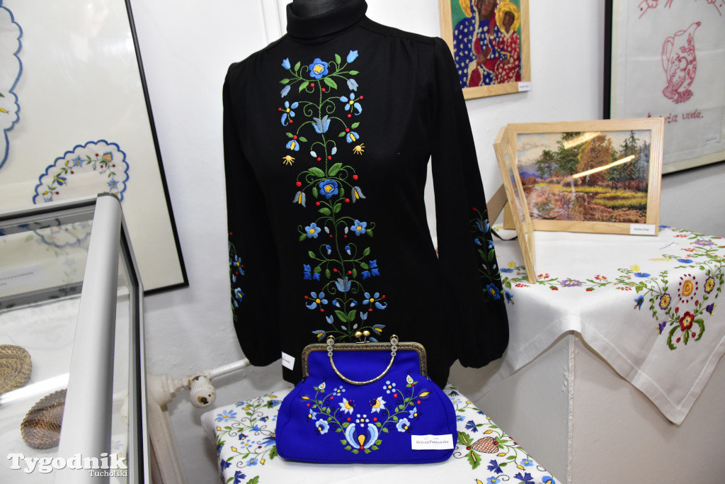 Haft z samego serca Borów Tucholskich - graficzny wyraz tożsamości