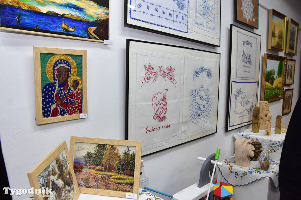 Haft z samego serca Borów Tucholskich - graficzny wyraz tożsamości