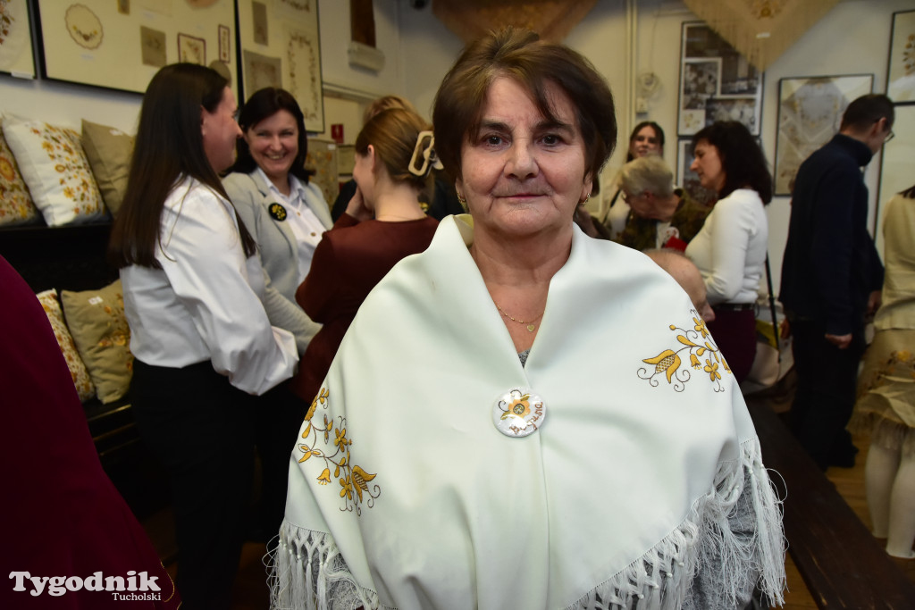 Haft z samego serca Borów Tucholskich - graficzny wyraz tożsamości