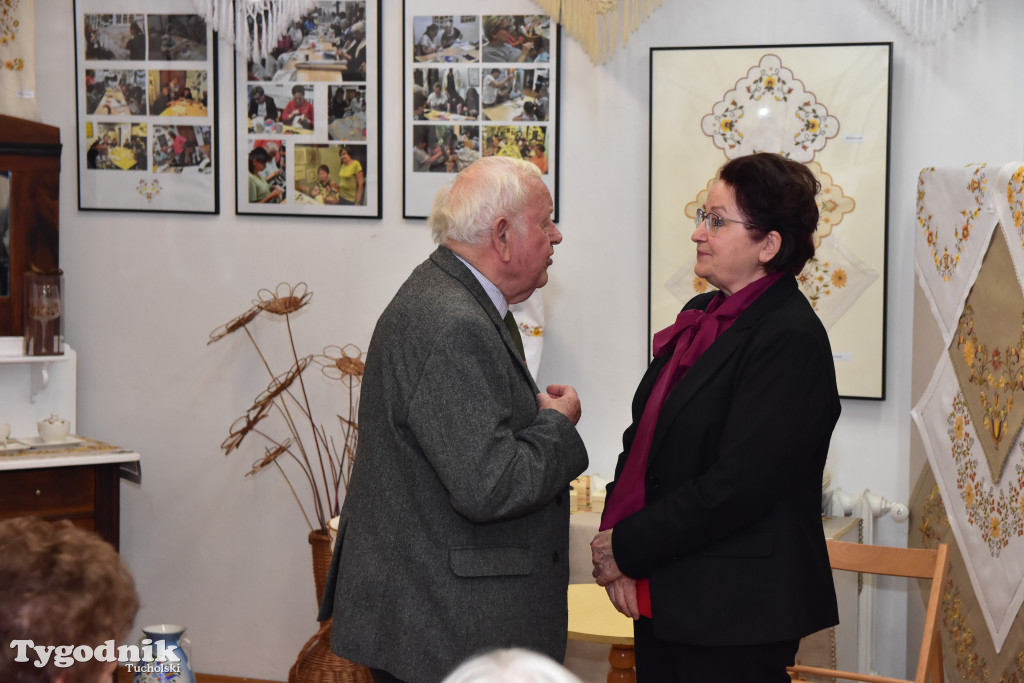 Haft z samego serca Borów Tucholskich - graficzny wyraz tożsamości