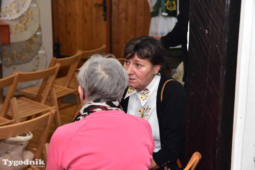 Haft z samego serca Borów Tucholskich - graficzny wyraz tożsamości