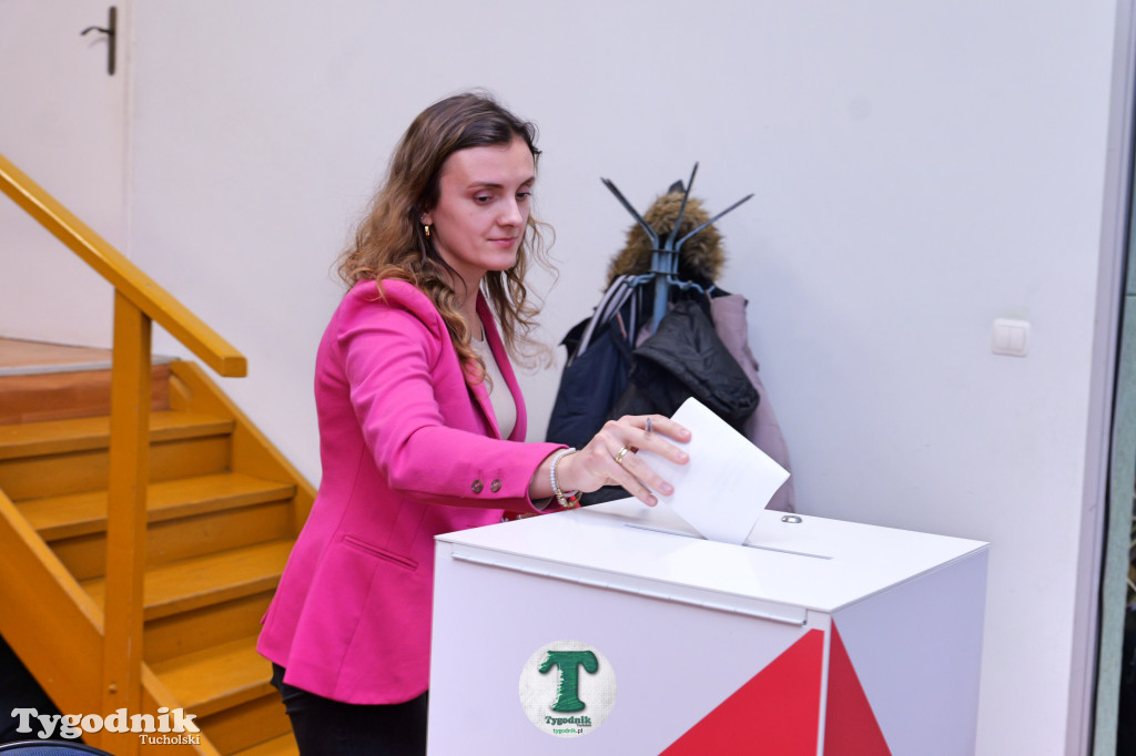 182 osoby głosowały w Cekcynie - Teresa Barwik zostaje!