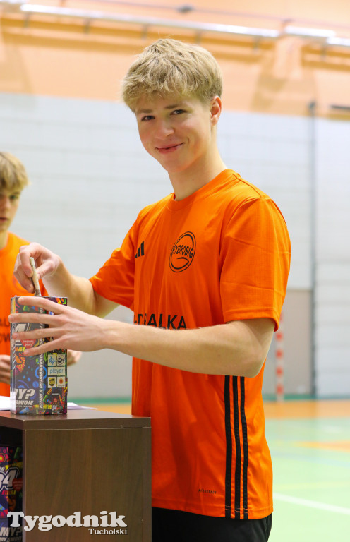 Turniej WOŚP: piłkarze wzbudzili wielkie emocje, wspomogli Orkiestrę. Zwycięzyło dobro jak co roku