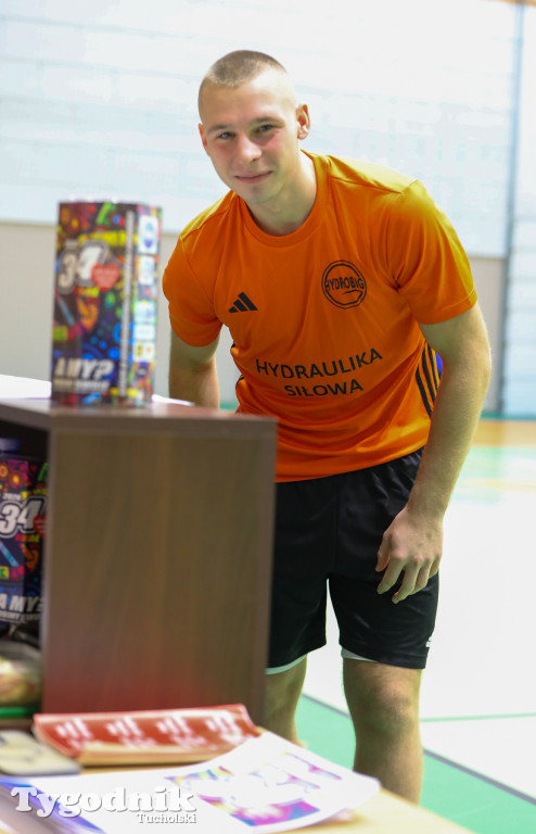 Turniej WOŚP: piłkarze wzbudzili wielkie emocje, wspomogli Orkiestrę. Zwycięzyło dobro jak co roku