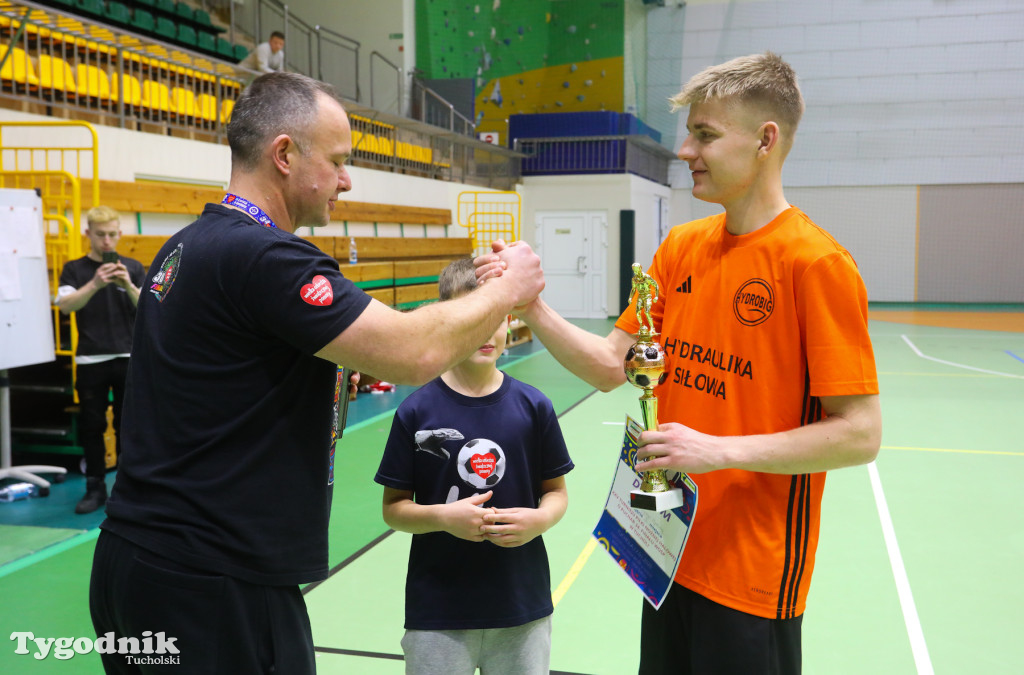 Turniej WOŚP: piłkarze wzbudzili wielkie emocje, wspomogli Orkiestrę. Zwycięzyło dobro jak co roku