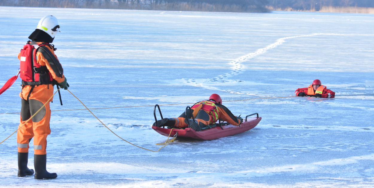 Raciąż: Ćwiczyli, jak ratować ludzi na zamarzniętych akwenach