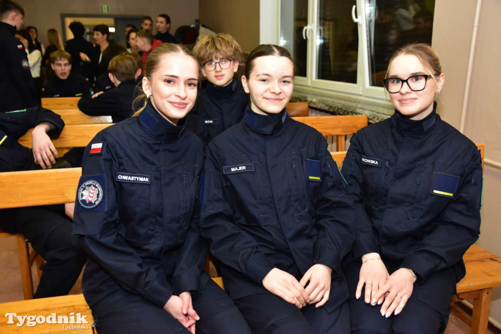 Uczniowie LO z klasy mundurowej złożyli uroczyste ślubowanie