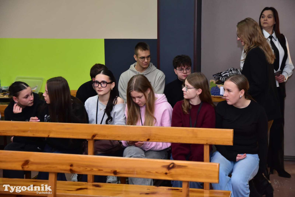 Uczniowie LO z klasy mundurowej złożyli uroczyste ślubowanie