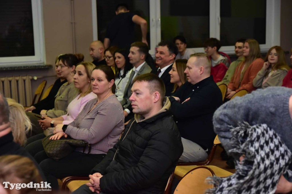 Uczniowie LO z klasy mundurowej złożyli uroczyste ślubowanie