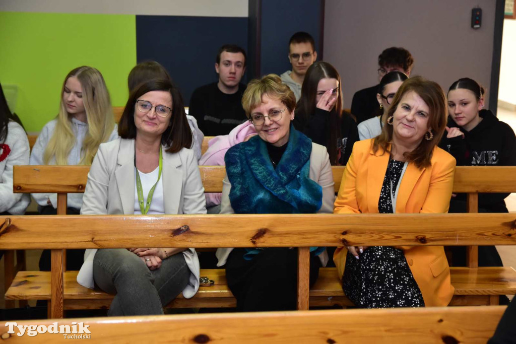 Uczniowie LO z klasy mundurowej złożyli uroczyste ślubowanie