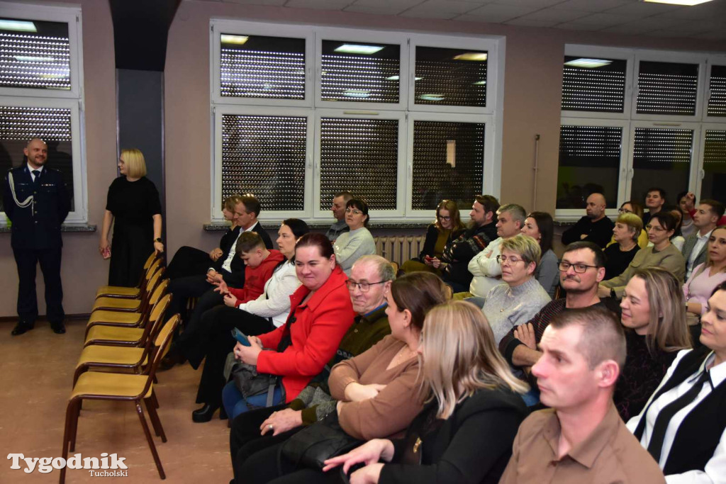 Uczniowie LO z klasy mundurowej złożyli uroczyste ślubowanie